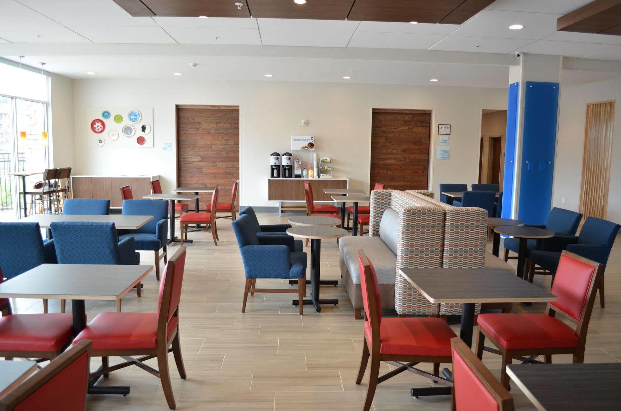 Holiday Inn Express & Suites - Charlotte Ne - University Area By Ihg Kültér fotó