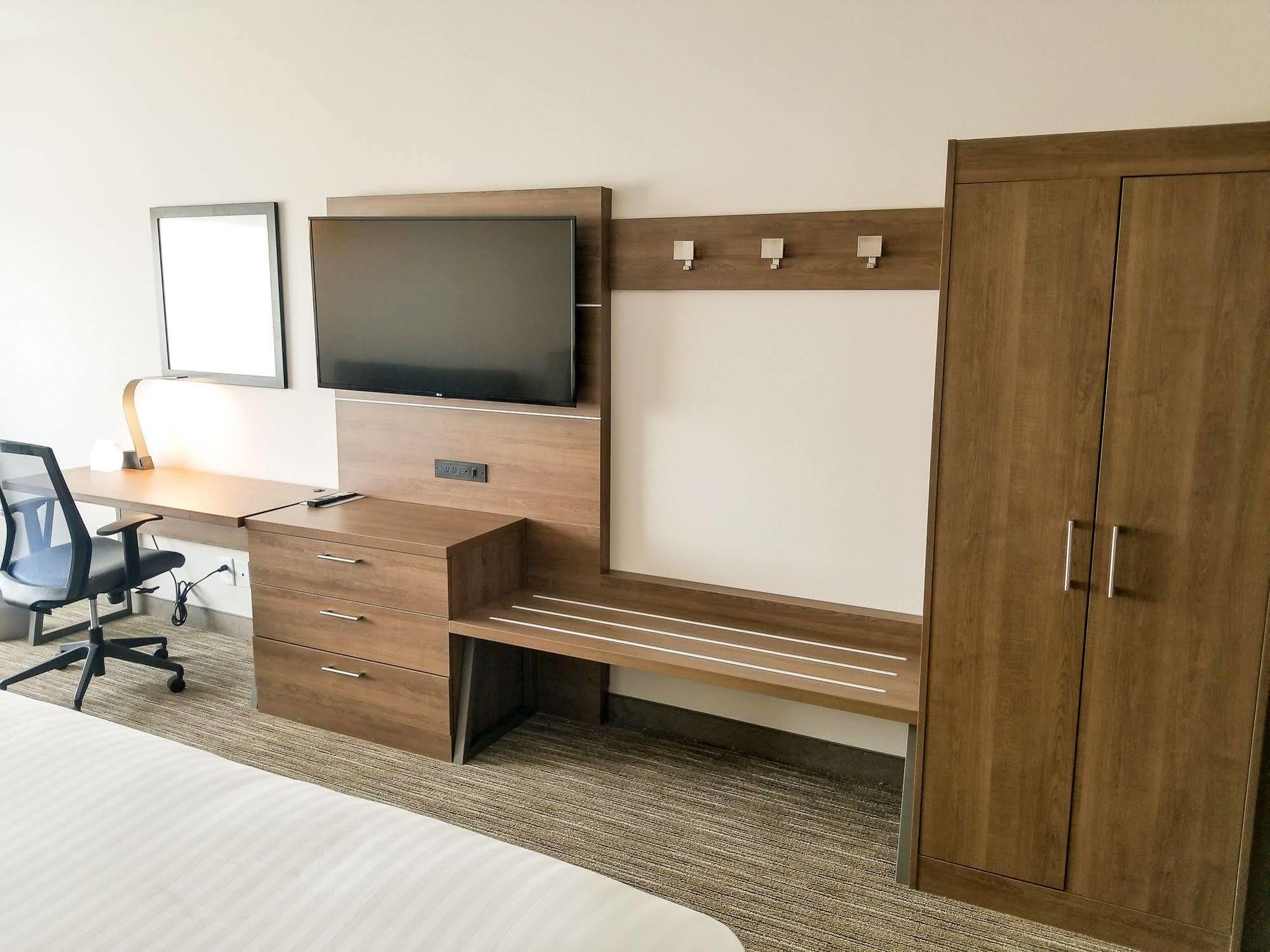 Holiday Inn Express & Suites - Charlotte Ne - University Area By Ihg Kültér fotó