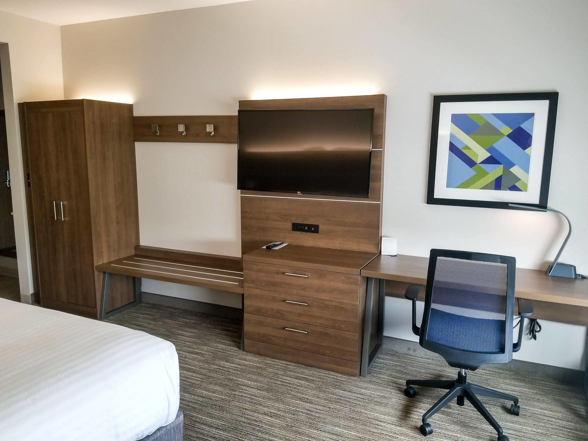 Holiday Inn Express & Suites - Charlotte Ne - University Area By Ihg Kültér fotó