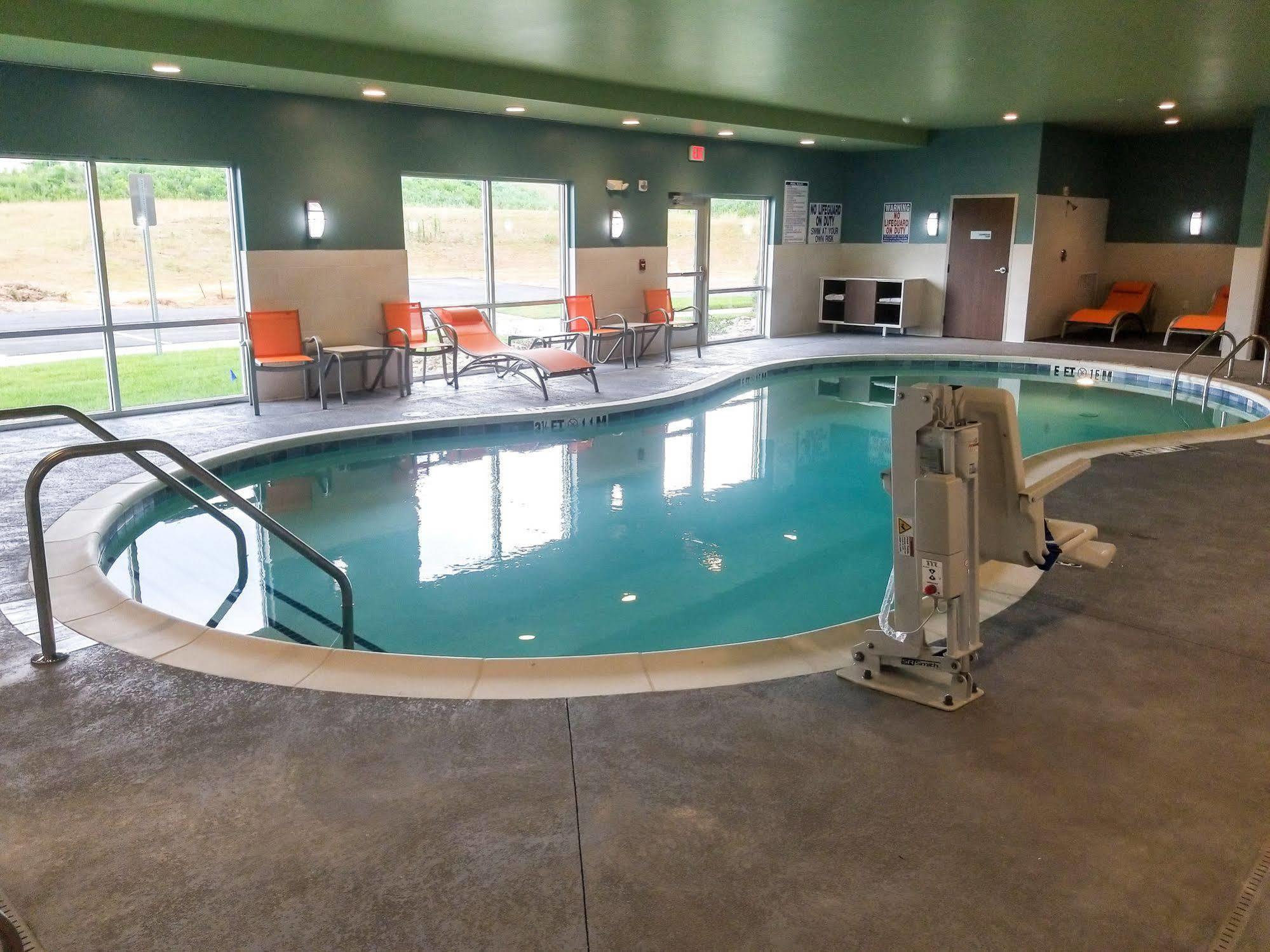Holiday Inn Express & Suites - Charlotte Ne - University Area By Ihg Kültér fotó