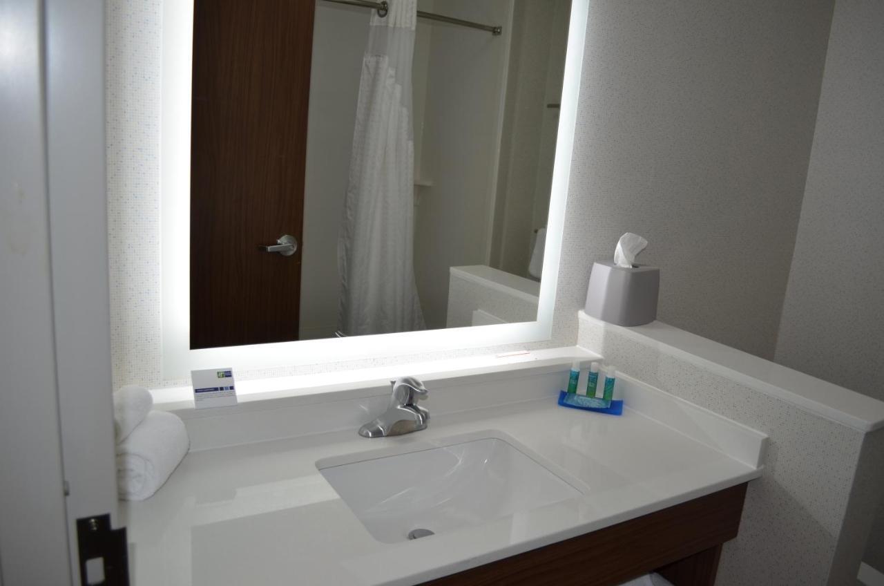 Holiday Inn Express & Suites - Charlotte Ne - University Area By Ihg Kültér fotó