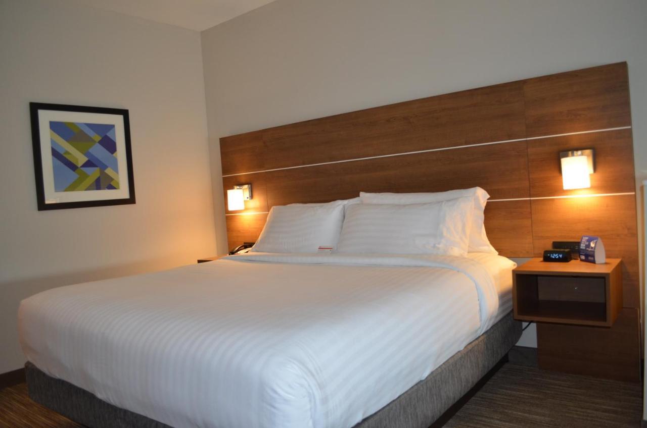 Holiday Inn Express & Suites - Charlotte Ne - University Area By Ihg Kültér fotó